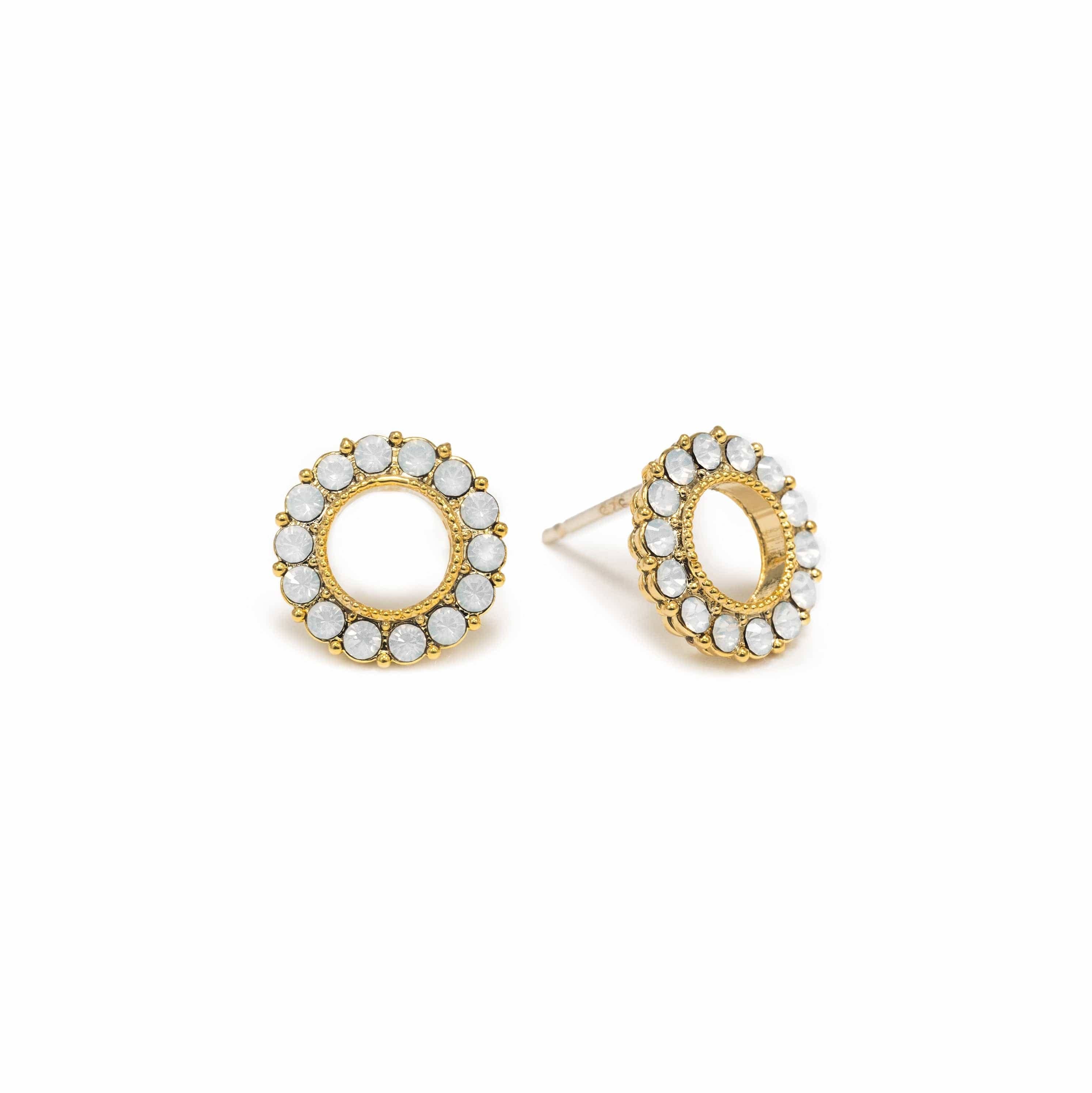 Kismet Stud Earrings: Pearl