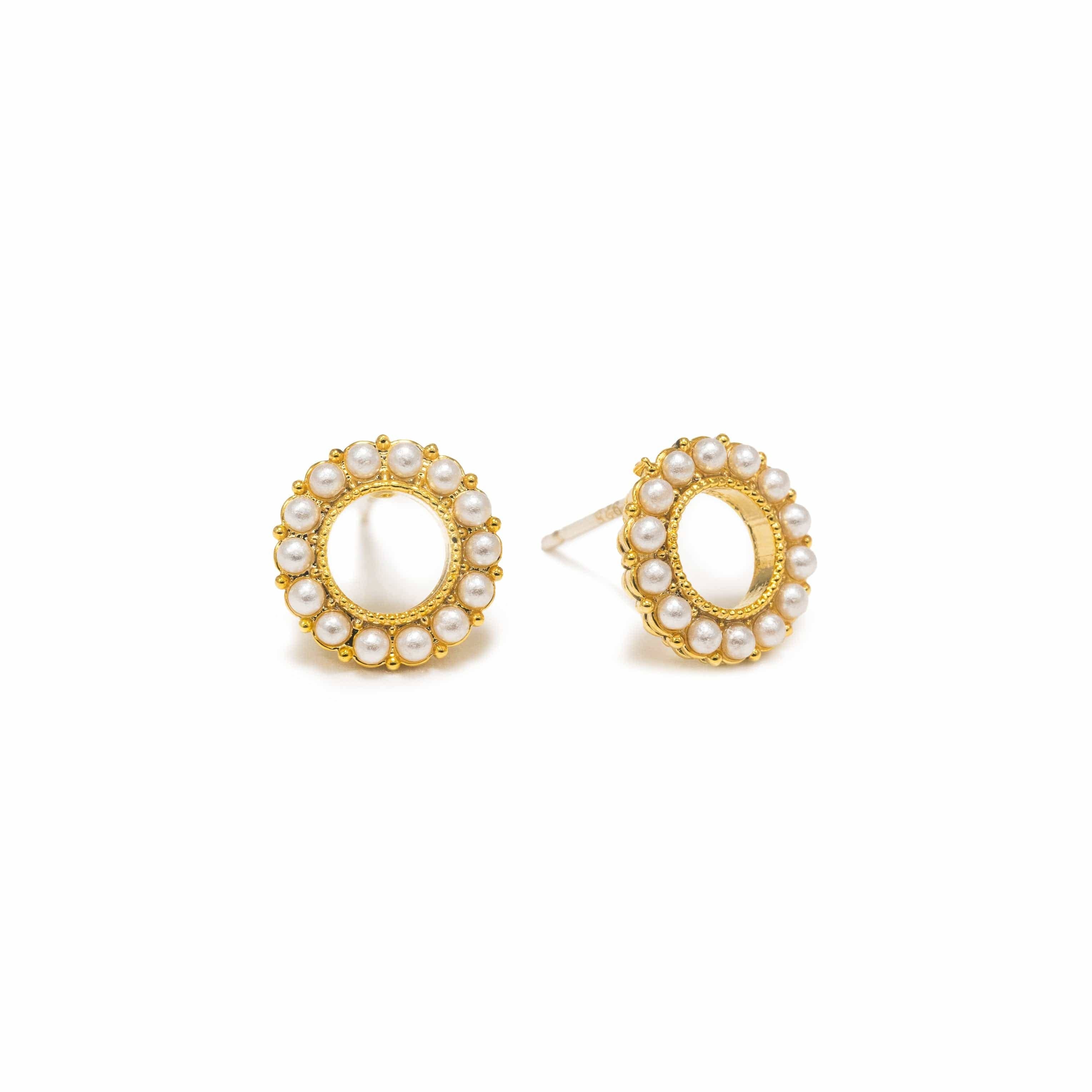 Kismet Stud Earrings: Pearl