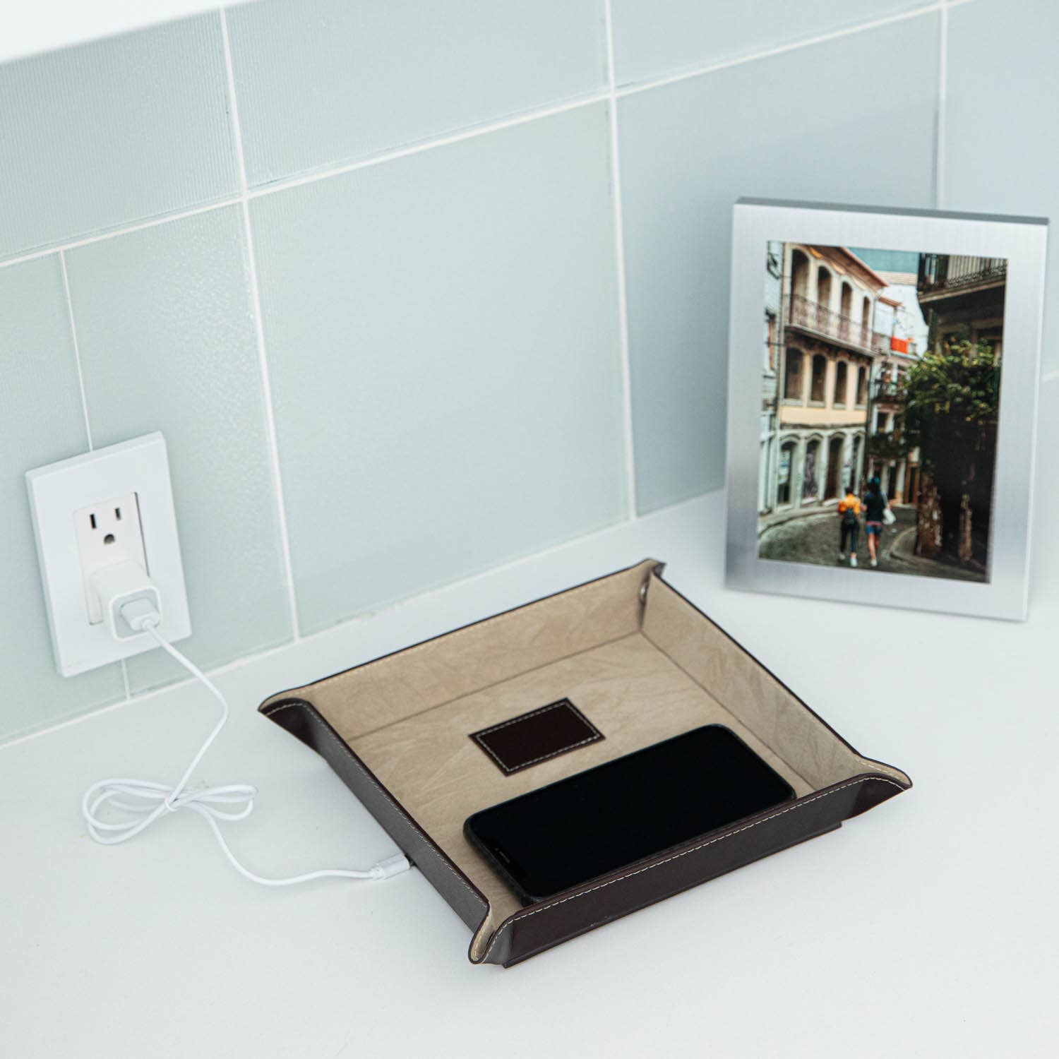 Leather Charging Valet – Wireless Charging Station: Black