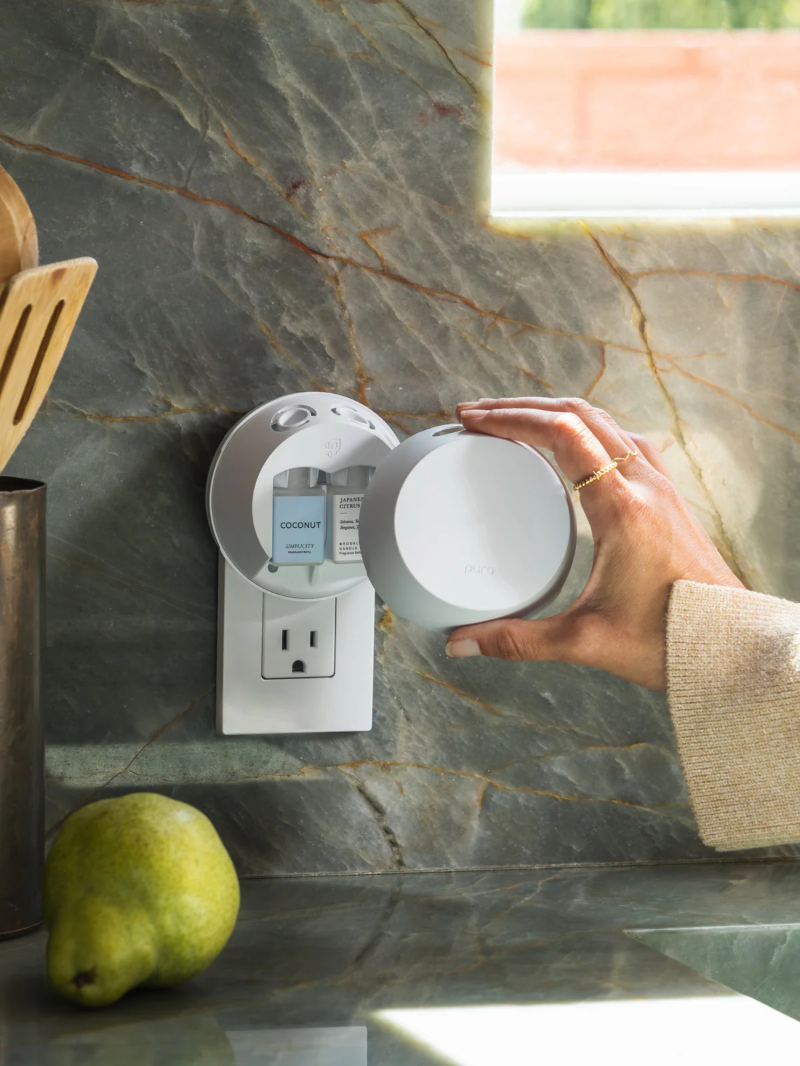 Pura4 smart home fragrance diffuser