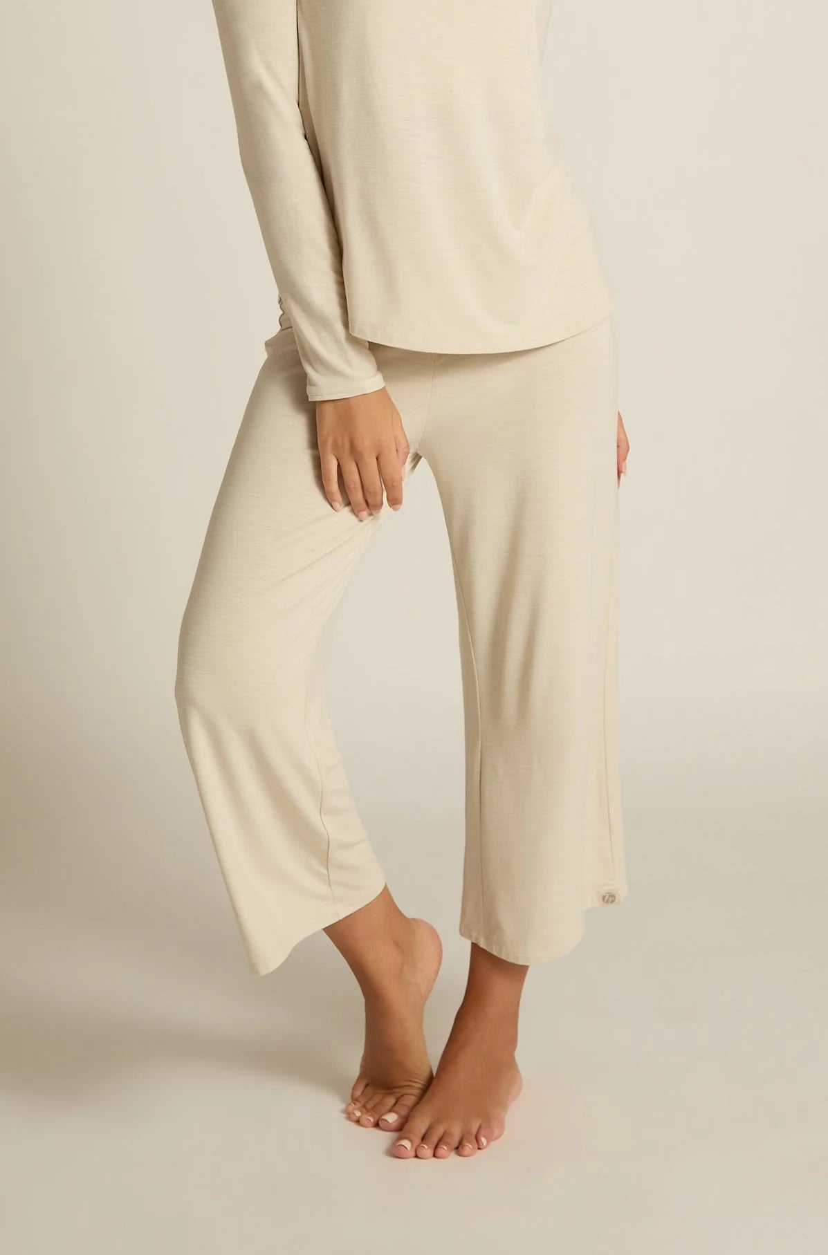 Wide-Leg Oatmeal Capri Pants -Large