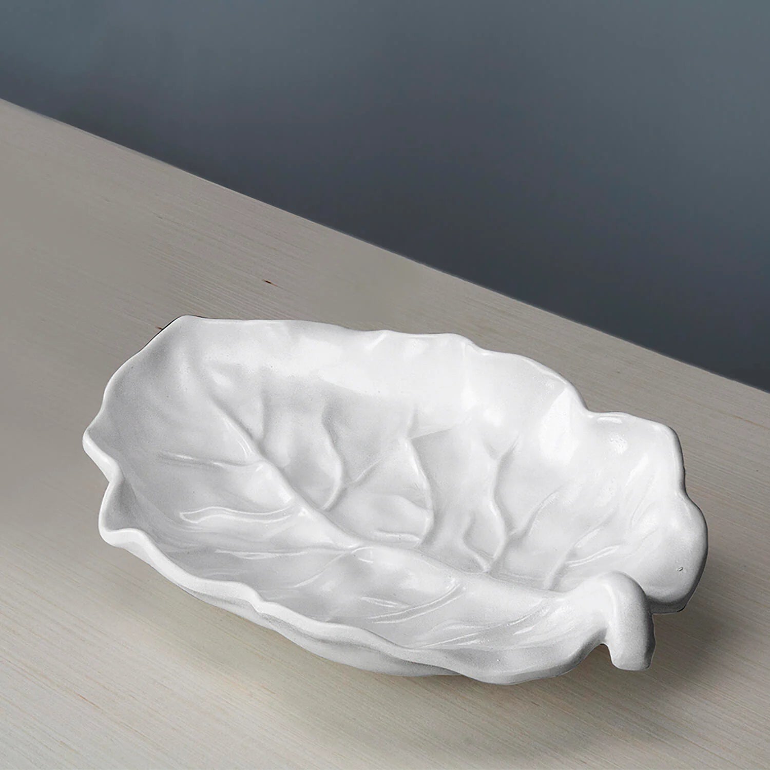 VIDA Lettuce Medium Leaf Platter -White