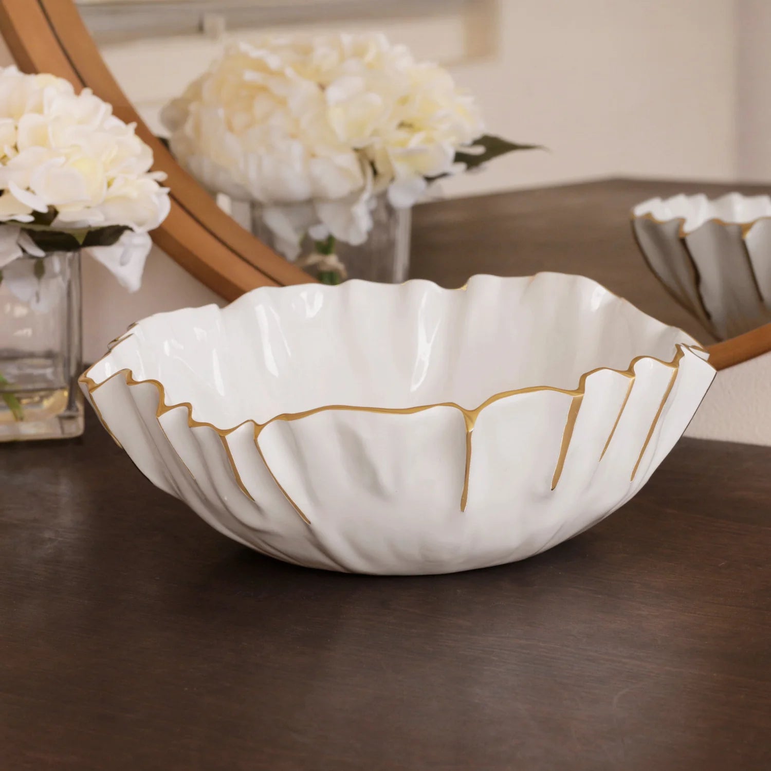 THANNI Mystic Medium Round Bowl -White/Gold
