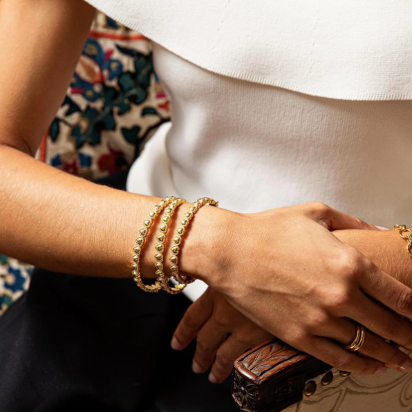 Love Petite Hinged Bangle Medium/Large