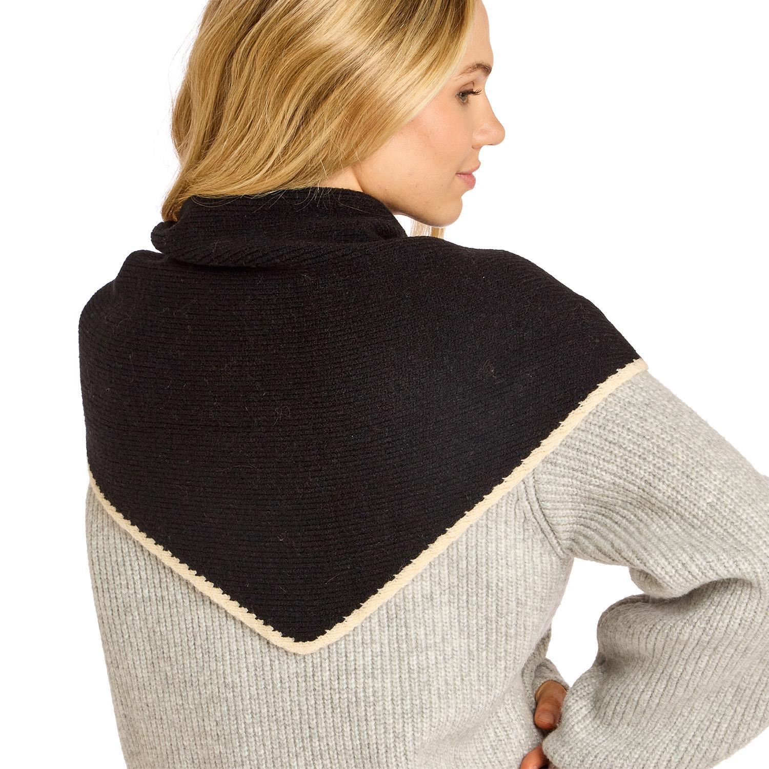 Le Pointe Contrast Border Triangular Scarf - Black